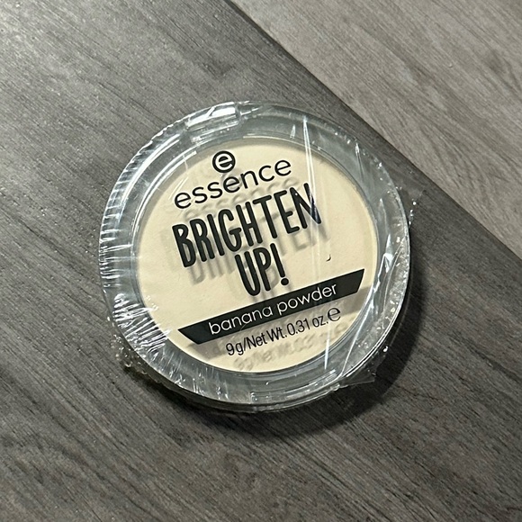 🧦 Essence - Brighten Up! Banana Powder - Picture 4 of 4